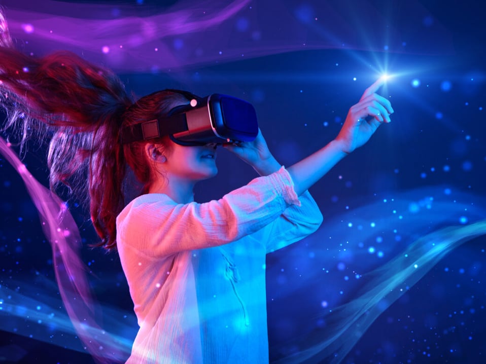 girl in virtual reality