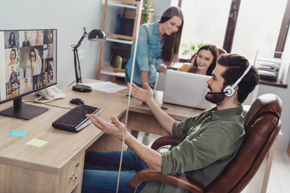 Effective Hybrid Leadership in the Remote Work Environment